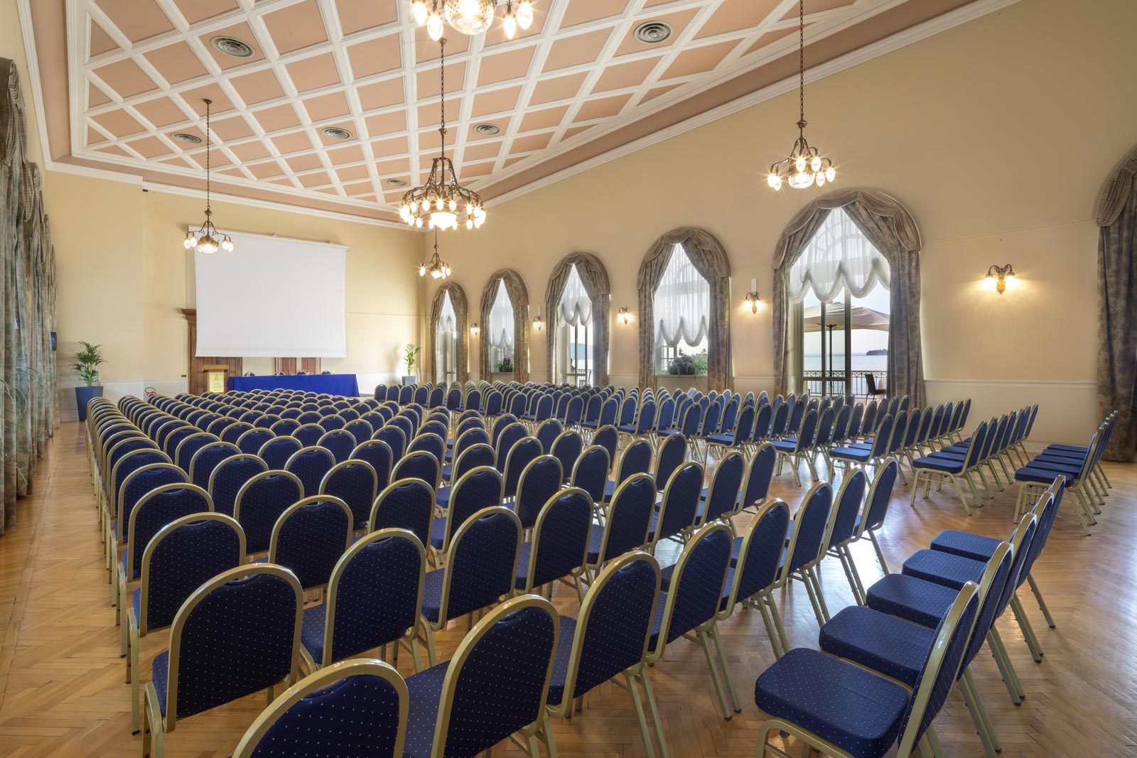 GHG CONGRESSI 23 05 2019 Montaggio sinistra 1 TELO